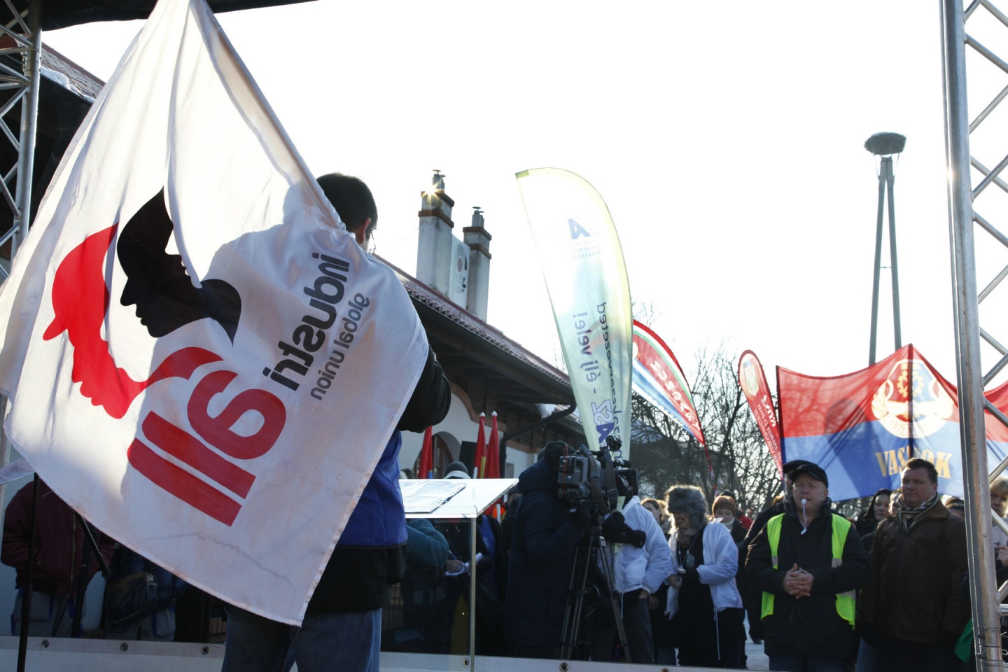 Hungary: workers put jobs on the line to defend sacked union leader