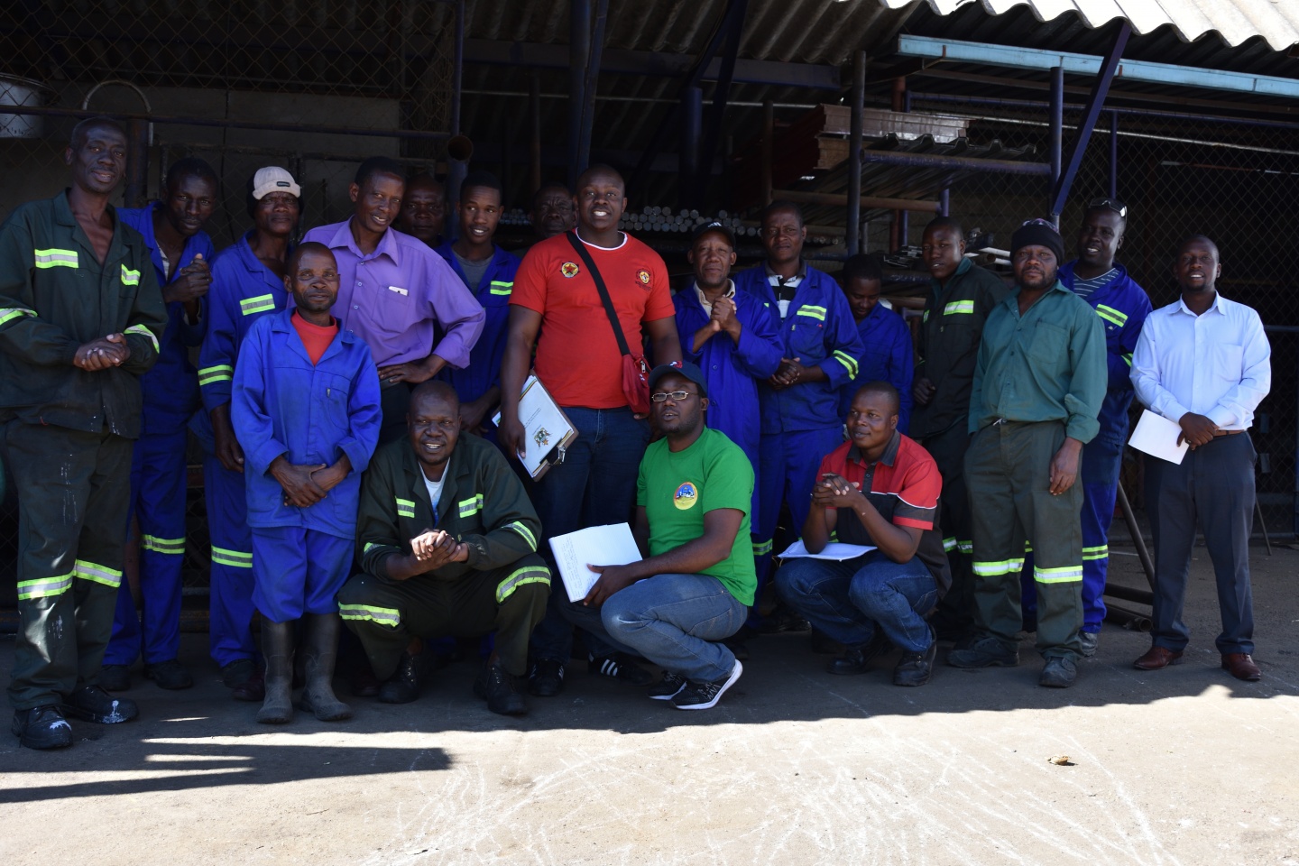 Fighting poverty wages in Zimbabwe | IndustriALL
