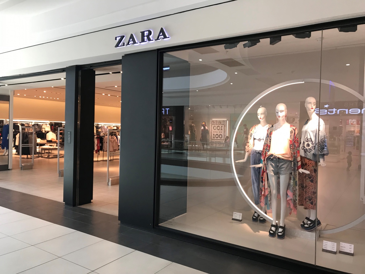 South Africa Zara accused of design theft IndustriALL
