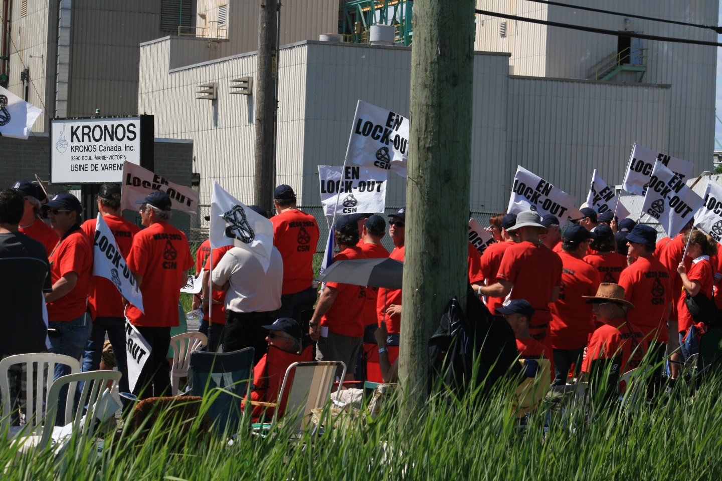 Workers denounce illegal lockout at Kronos in Canada IndustriALL