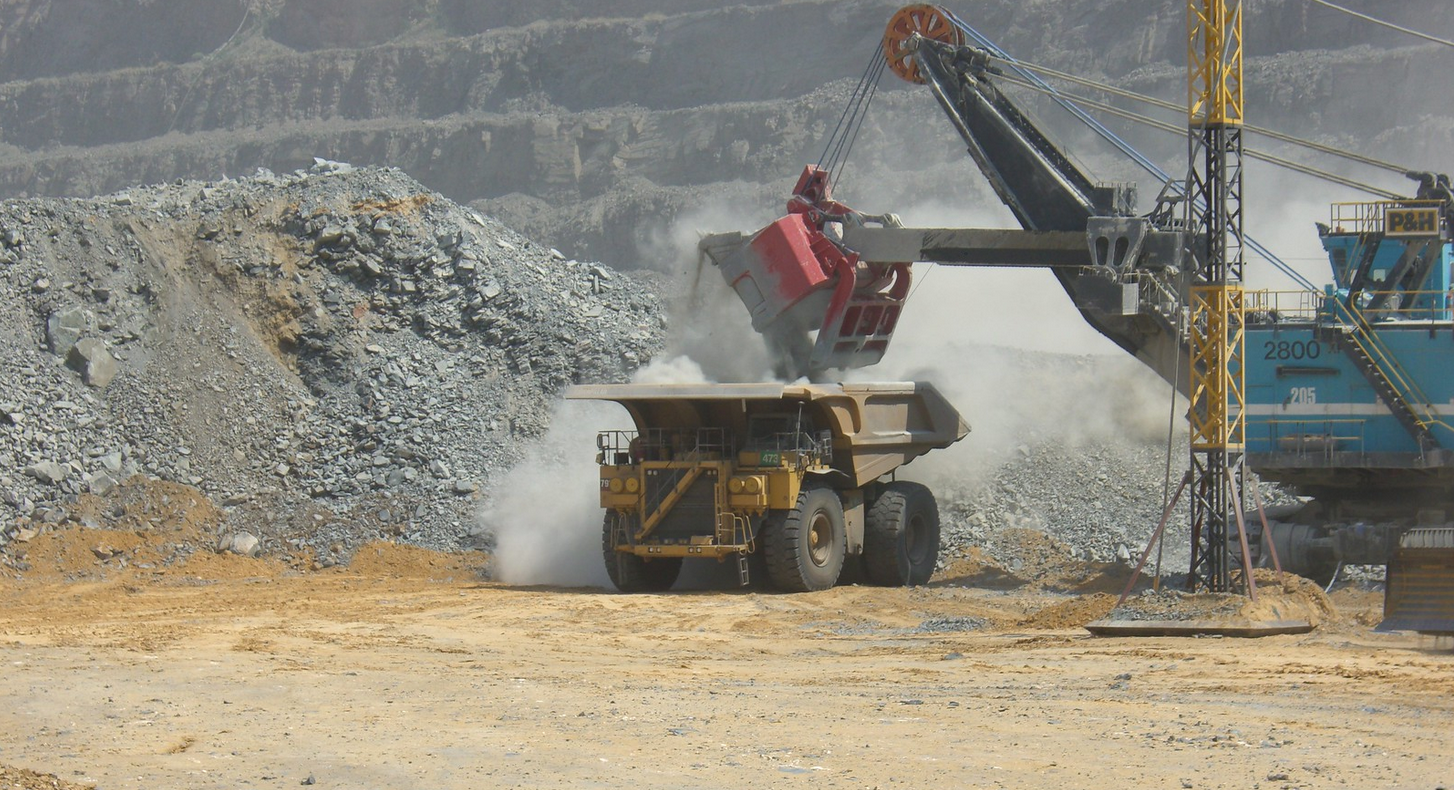 precarious-working-conditions-of-diamond-cutting-and-polishing-workers-in-botswana-expose-jewellery-brands-industriall