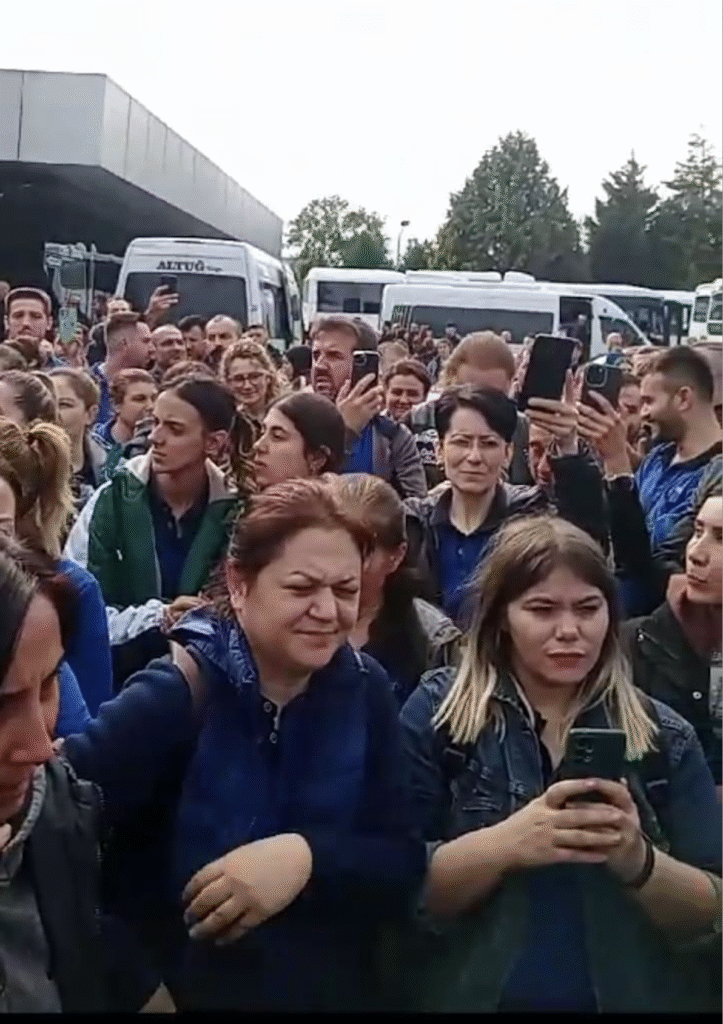 YKK workers gather to demonstrate solidarity with Petrol-İş union organizing efforts at the Çerkezköy facility in Türkiye