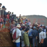 Работники оценивают масштаб разрушений