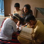 Shahida Pareen trata de dar a sus hijos educación que no puede pagar tras la muerte de su marido en el incendio de Ali Enterprises.