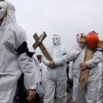 ©Neil Labrador, ES - Работники Tamoil маршируют под звуки похоронной музыки