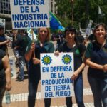 Algunas trabajadoras durante la segunda ronda en reclamo de los miles de despidos y suspensiones en el sector