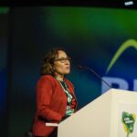 Lucineide Varjão de la CNQ/CUT s’est adressée au Congrès à propos des attaques des droits au Brésil