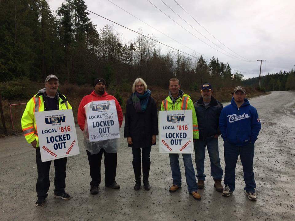 Члены местного подразделения USW № 816