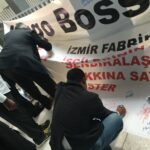Délégués en train de signer la bannière contenant un message de solidarité à l’attention des travailleurs d’Hugo Boss à Izmir.
