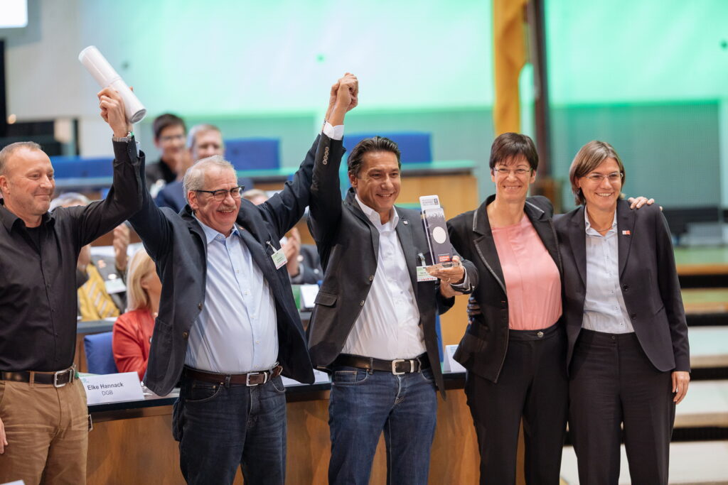 The Global Framework Agreement signed in March 2015 between ThyssenKrupp, German affiliate IG Metall, the company Works Council and IndustriALL Global Union was awarded the silver medal at Germany’s “Works Council Day” on November 2016 in Bonn, Germany.