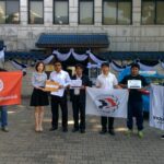 Тайские членские профсоюзы IndustriALL и Конфедерация промышленных рабочих Таиланда (CILT) встретились с сотрудником посольства Южной Кореи в Бангкоке, чтобы передать письмо протеста.