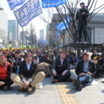 Представители IndustriALL на демонстрации в поддержку южнокорейских профсоюзов