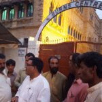 An NTUF delegation visits wounded workers in hospital