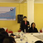 Каинг Зар, заместитель генерального секретаря Федерации промышленных рабочих Мьянмы, взял слово на заседании IndustriALL в Янгоне.