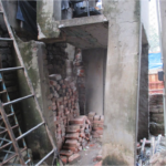 Pilier effondré au sein de l’édifice