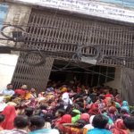 Travailleurs du Ananta Plazza manifestant à l’extérieur du bâtiment de la DIFE en faveur de la mise en place de mesures visant à accroître la sécurité dans leurs usines