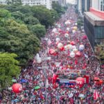 300000 человек вышли на улицы Сан-Паулу, всего число участников протеста против пенсионной реформы, прокатившегося по всей стране, достигло миллиона 