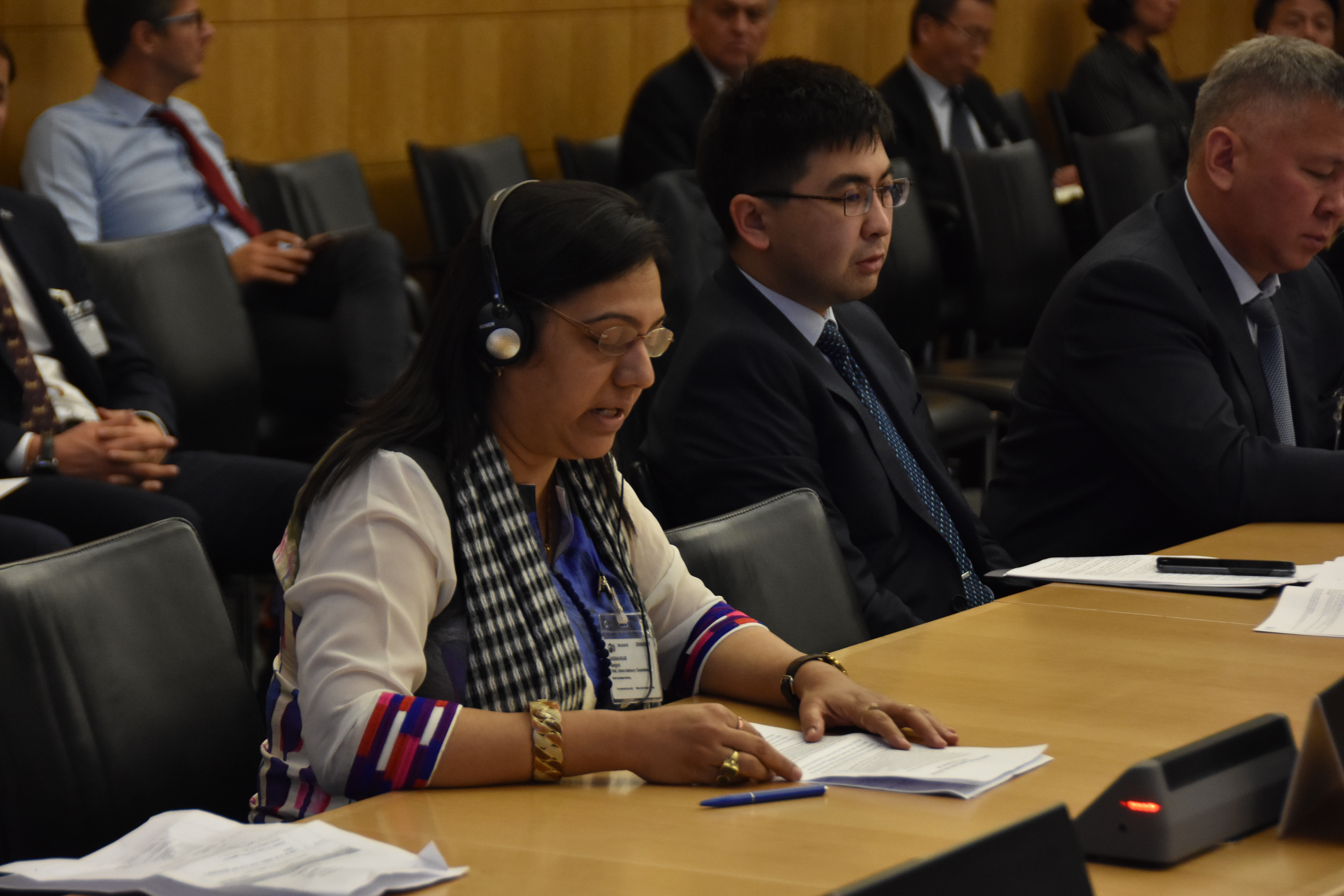 Член Исполнительного комитета Федерации работников сталелитейной, металлообрабатывающей и машиностроительной промышленности Индии и сопредседатель отраслевого сектора Глобального союза IndustriALL по вопросам цветной металлургии Санджот Вадхавкар выступила от имени Консультативного профсоюзного комитета делегации ОЭСР, Париж, Франция.