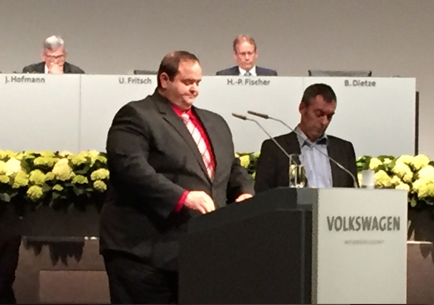 Steeve Cochran, president of UAW Local 42, speaking to shareholders at the AGM in Hannover.
