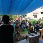 Рабочие и их семьи твердо стоят на своей позиции