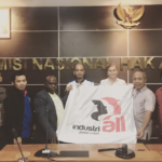Rencontre d’IndustriALL et de membres de ses affiliés avec Natalius Pigai (troisième depuis la gauche), Commissaire de la Commission nationale des droits de l’homme, en Indonésie, le 8 septembre 2017.