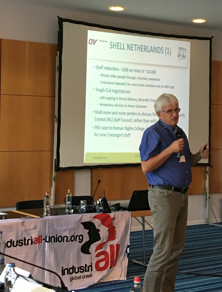 Уволенный профсоюзный активист Боб ван Люк, президент рамочной группы FNV в компаниях Shell и NAM.