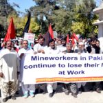 Демонстрация, организованная Пакистанской центральной федерацией горняков, в знак протеста против гибели рабочих на предприятиях горнодобывающей промышленности, Кветта, Пакистан, 23 октября 2017 г.