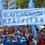 Рабочие FIAT и их сторонники участвуют в демонстрации. Фото: SSMS