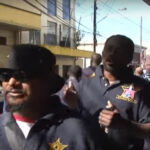 Capturas de imagen del informativo de CNC3 de Trinidad y Tobago muestran la protesta del OWTU en la puerta de TTEC