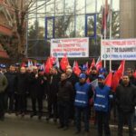 Власти запретили провести демонстрацию в турецкой столице Анкаре, но члены Petrol-Is организовали акции протеста около своих офисов. Фото: Petrol-Is