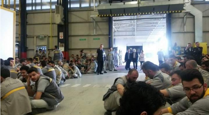 Рабочие завода Oyak, принадлежащего Renault, в городе Бурса, Турция, 2016 год. Фото: Birlesik Metal-Is