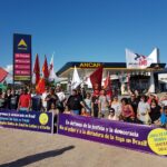 Una delegación de 70 personas de sindicatos uruguayos afiliados a IndustriALL viajaron a Porto Alegre en apoyo a Lula