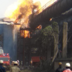 В результате взрыва на сталелитейном заводе в Бхилаи в Индии уже погибли 12 человек.