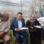 Tahseen Elsaadie et Hashmeya Alsaadawe s’adressent aux travailleurs pendant une occupation