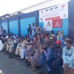 С 1 марта около 180 рабочих протестуют около проходной завода GSK в Карачи.