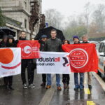 La acción tuvo lugar en vísperas del juicio de dos líderes sindicales acusados de difamación.