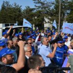 Рабочие протестуют против Kosan Kozmetik, дочерней компании Yves Rocher в Турции, уволившей 85 рабочих за членство в профсоюзе