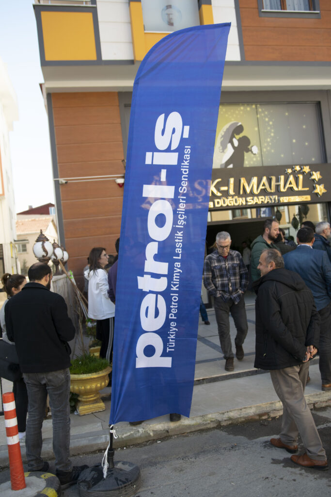 IndustriALL in solidarity with Flormar workers