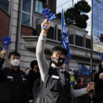 ▲ KMWU members in front of Employment and Labor Ministry Seoul Nambu Office 