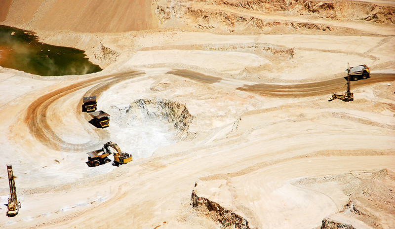 Copper mine Radomiro Tomic, Región II de Antofagasta, Chile. Flickr. 