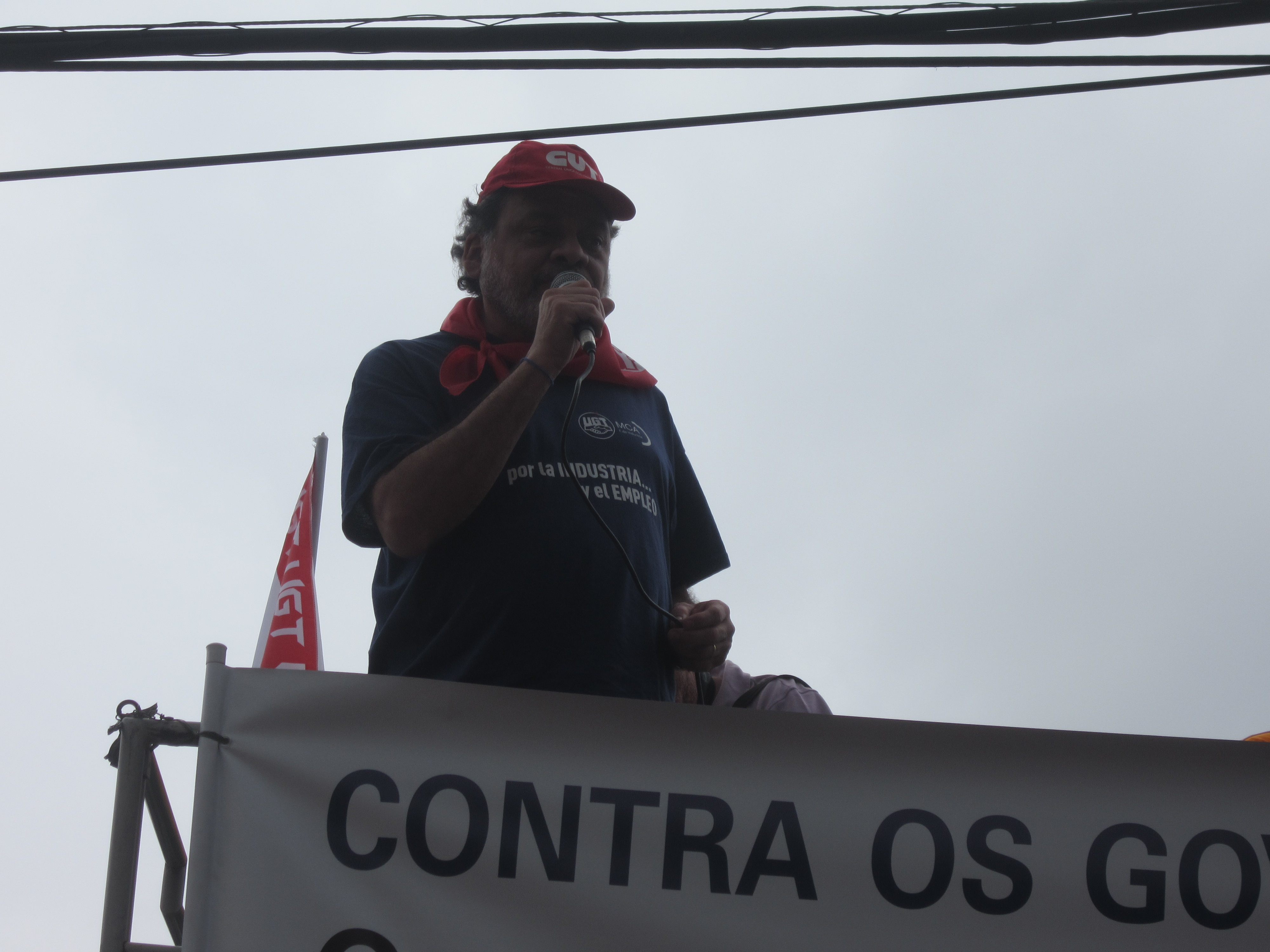 Allocution du secrétaire général adjoint Fernando Lopes devant le Consulat d’Espagne à Sao Paulo, Brésil