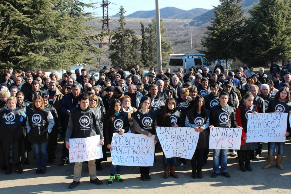 Бастующие рабочие в Грузии 