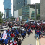 50000 человек участвовали в демонстрации около президентского дворца в Джакарте.