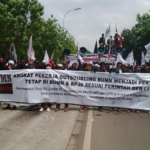 Трудящиеся Индонезии вышли на улицы, чтобы во всеуслышание заявить о своих требованиях.