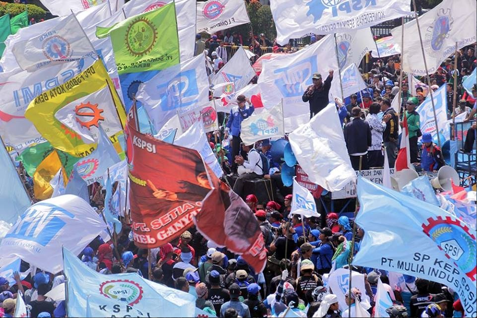 IndustriALL affiliates rallying in Jakarta, 2014.