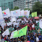 50000 человек участвовали в демонстрации около президентского дворца в Джакарте.