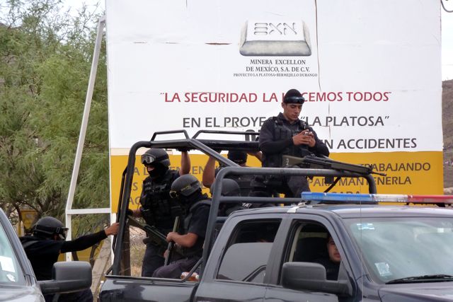 Armed forces at Platosa mine