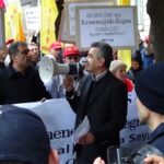 150 рабочих собрались на известной улице Стамбула Вали Конаджи Каддеси  напротив магазинов, для которых фабрики DESA и ISMACO производят одежду.