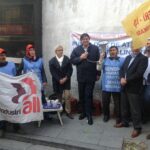 Заместитель Генерального секретаря IndustriALL Озкан обращается к участникам пикета - ноябрь