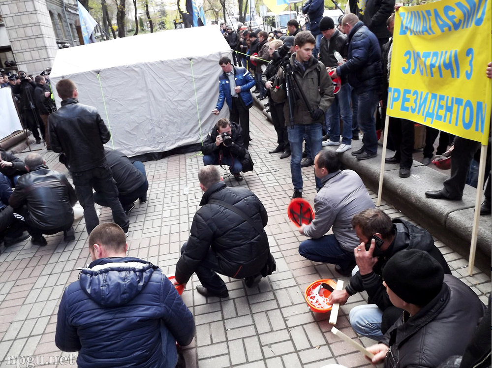 Ukrainian coal miners protest against destruction of their industry